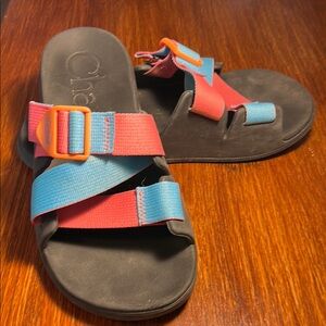 Chaco Womens Rose/Blue Chillos Slide Sandal. Size 7